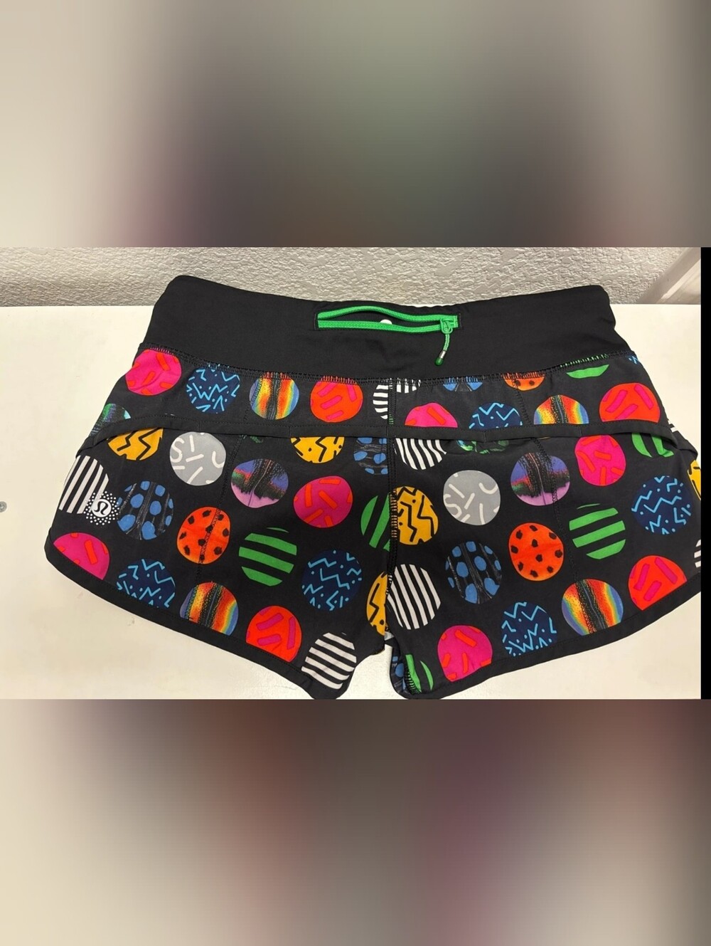 Rare 🦄 Lululemon Speed Short 2015 Seawheeze - Circle Pills Dots Size 4